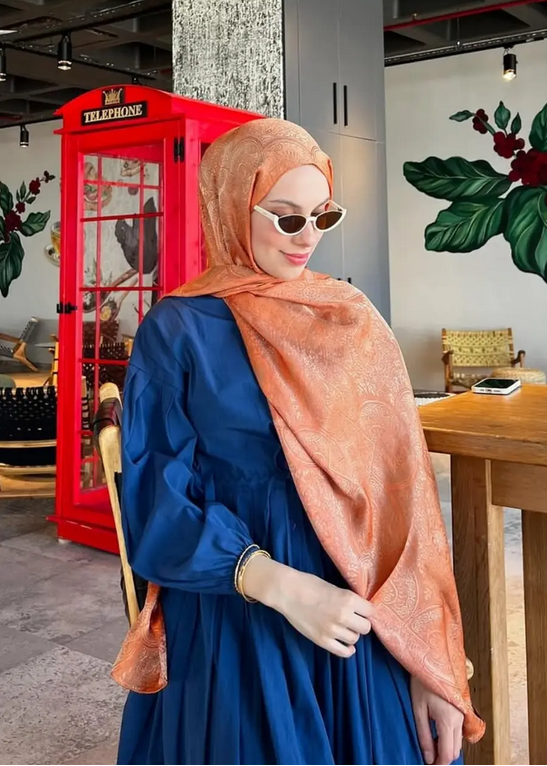 Shine Line Scarf LIVA
