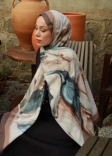Punch Lina Hijab